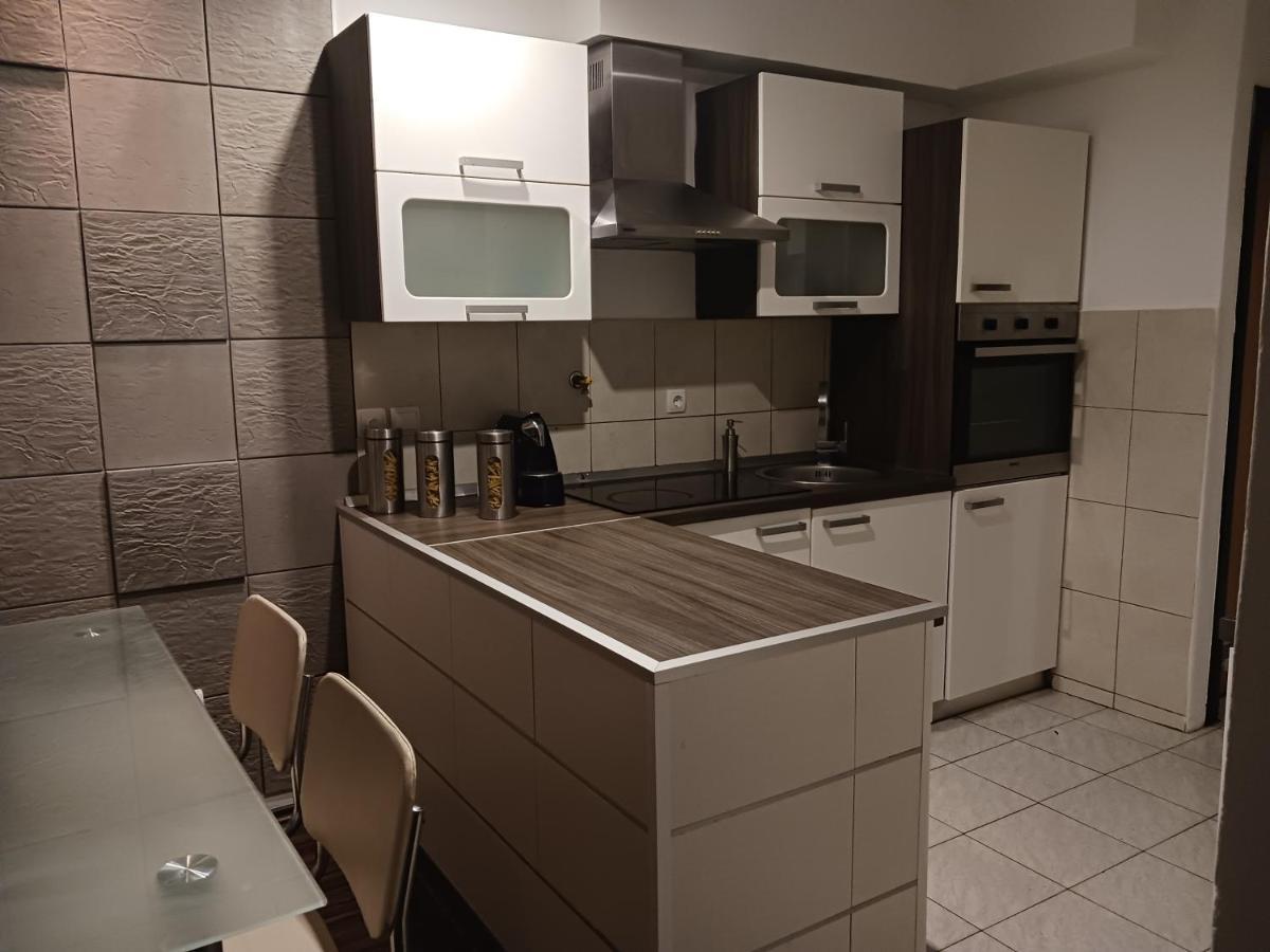 Familyhouse Apartment Pula Exterior photo